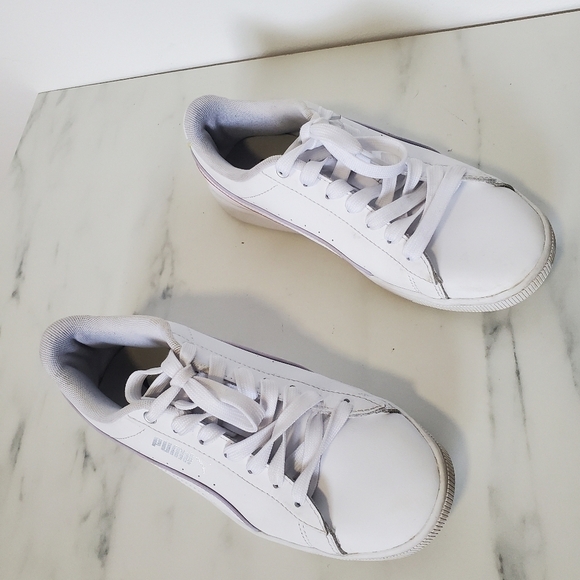 PUMA Women's Vikky V2 Sneaker - Picture 5 of 9